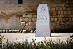 Edith Cavell's grave (c) Bill 