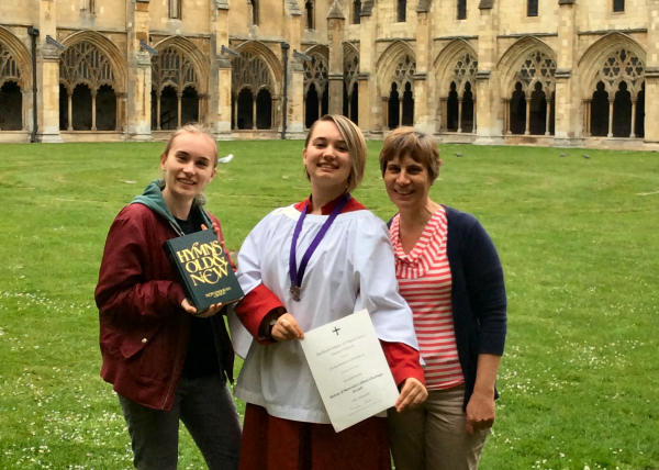 EllyRossChorister600